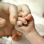 Bebé muere aplastado por su madre en Argentina