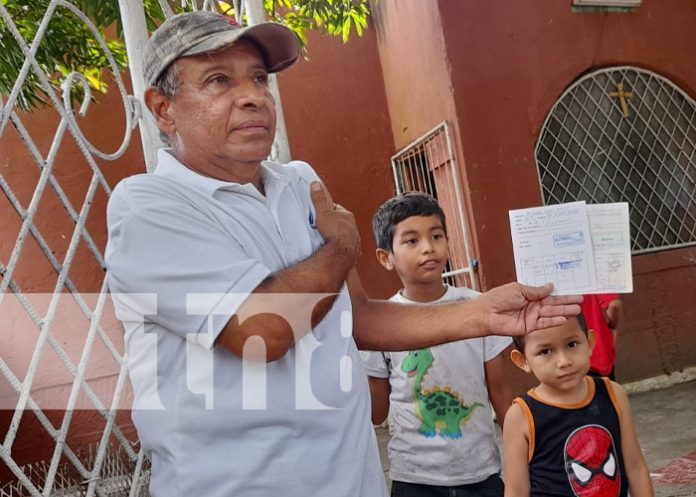 Jornada de vacunación voluntaria en barrio Bertha Calderón en Managua