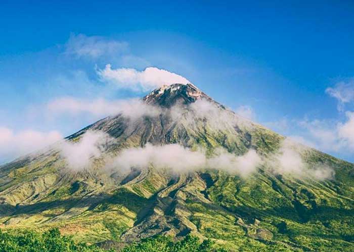 En peligro, volcán más grande del mundo aumenta su actividad