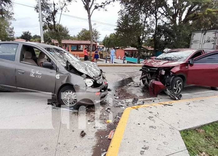 Accidente de tránsito en Matiguás: vehículo impacta de frente contra un taxi