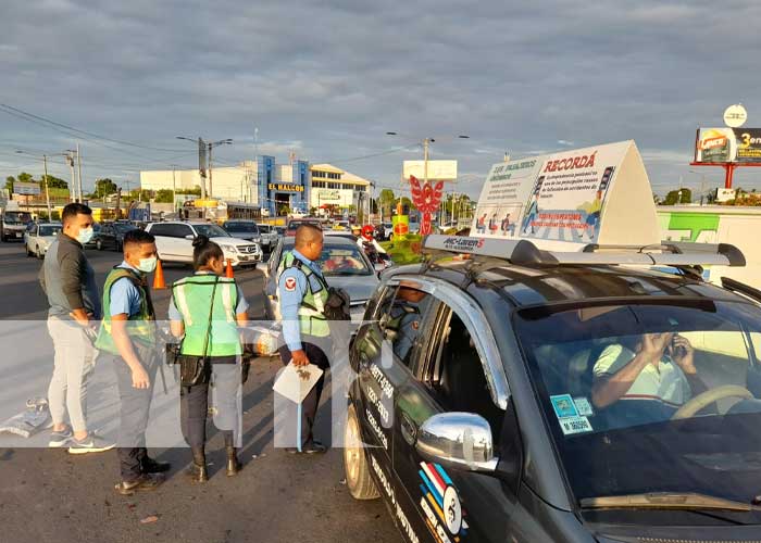 Imprudencia al volante provoca fuerte accidente en la Rotonda Cristo Rey, Managua