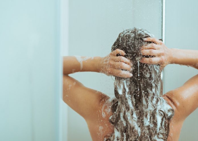 ¿Es bueno o malo lavarse el cabello todos los días?