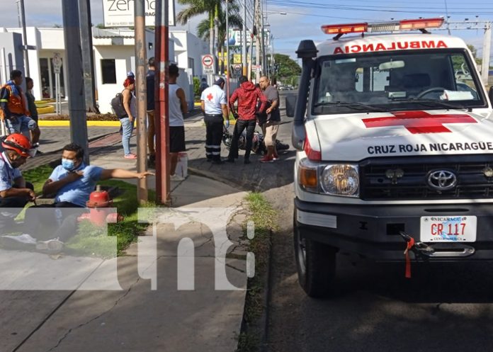 Peatón y motociclista lesionados tras accidente en Carretera Norte, Managua