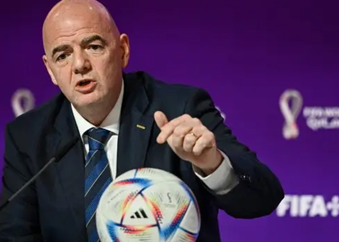 Presidente de FIFA tacha de hipócritas a los europeos por criticar a Qatar