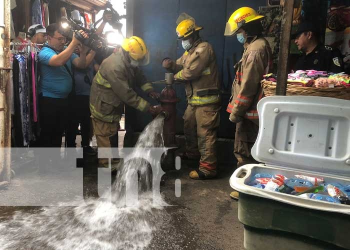 Inspección de hidrantes para prevenir incendios en mercado de Managua