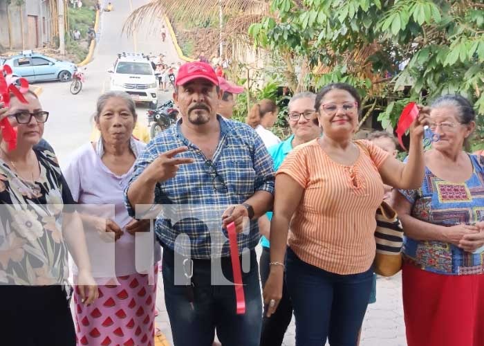 Familias del barrio Rafael Martínez estrenan calles nuevas en Río Blanco