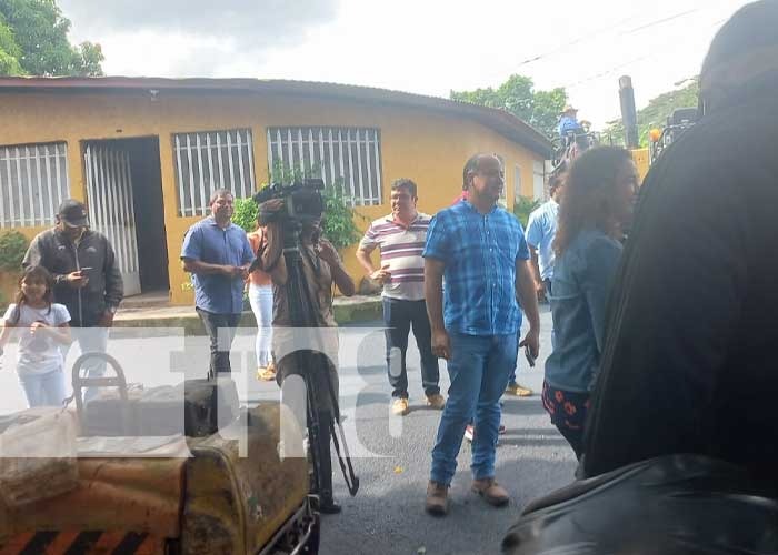 Más de 7 calles de pavimento asfáltico para beneficio de familias en Managua