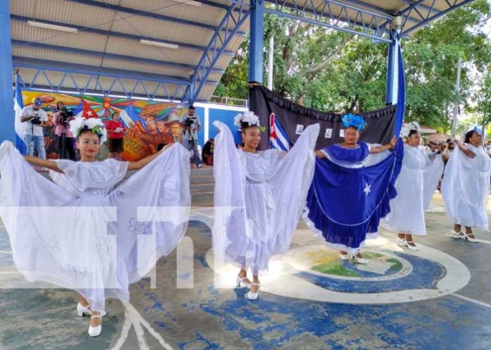 Foto: Acto cultural en colegio de Managua por el Comandante Fidel Castro / TN8