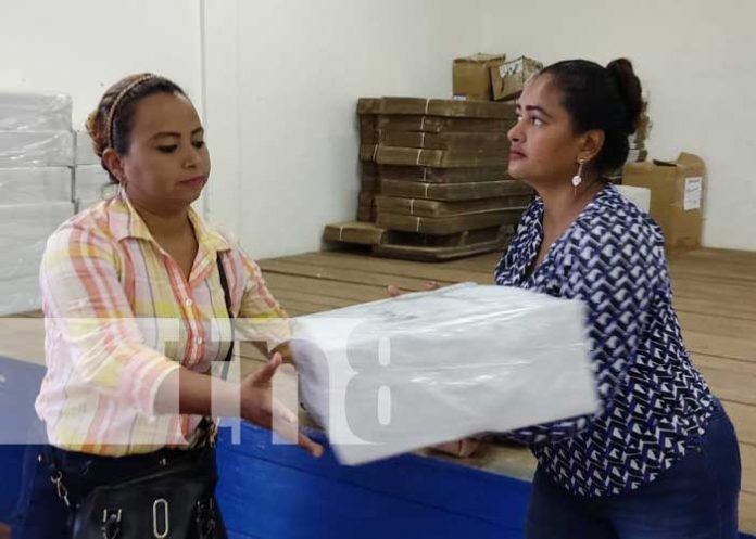 Entrega de material electoral en Bilwi