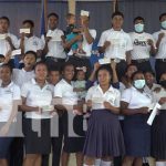 Estudiantes de la Escuela Normal de Bilwi reciben el bono solidario