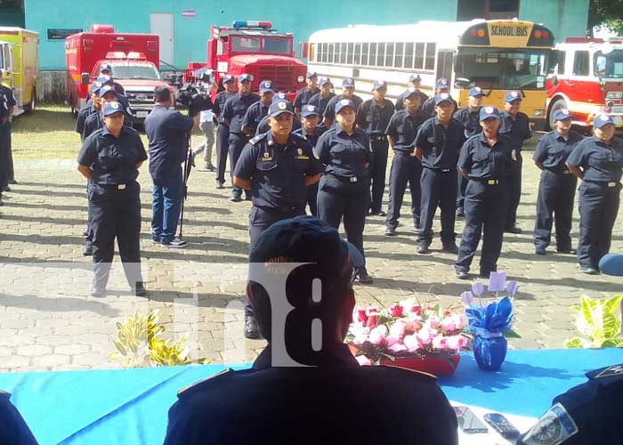 Curso para aspirantes a bomberos en Nicaragua