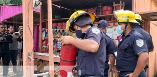 Foto: Inspección de bomberos en puestos de pólvora en Managua / TN8