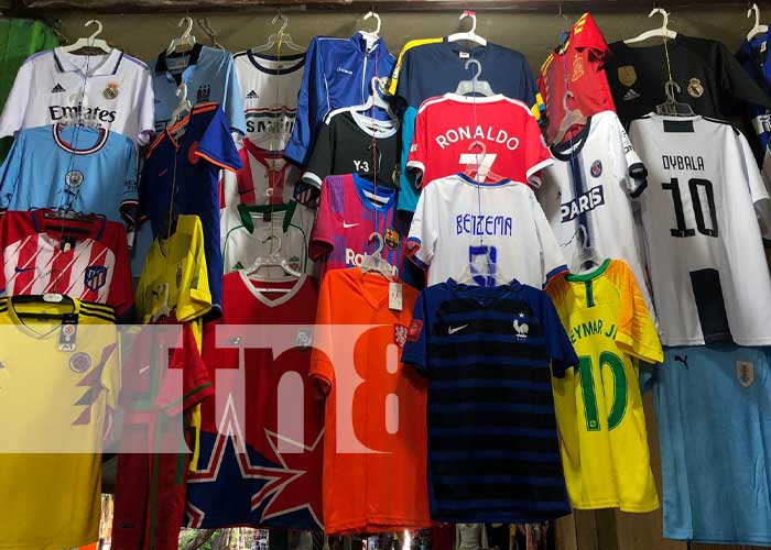 Camisas del Mundial de Fútbol en el Mercado Roberto Huembes