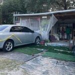 Hombre estrella su vehículo contra la casa de su ex 