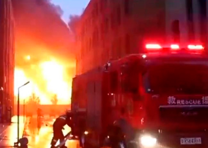 Incendio en una fábrica en el centro de China deja al menos 36 muertos
