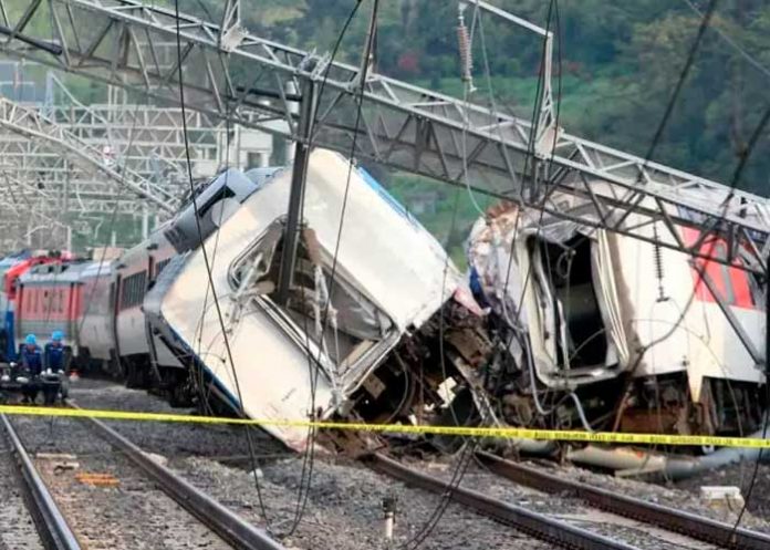 30 heridos resultaron tras el descarrilamiento de tren en Corea del Sur