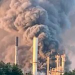 Pánico por intensas llamas tras un incendio en planta química en Georgia