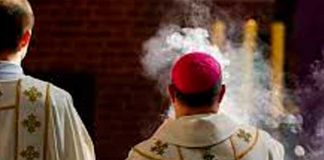 Al menos 11 obispos y ex obispos en Francia investigados por abusos sexuales