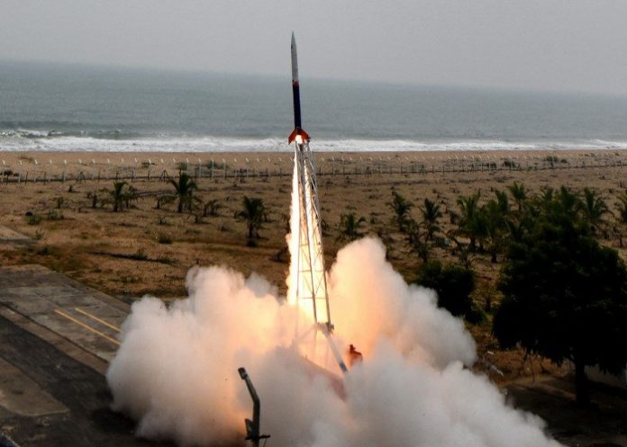 India lanza su primer cohete espacial privado