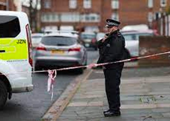 Matan a puñaladas a dos menores de 16 en Londres