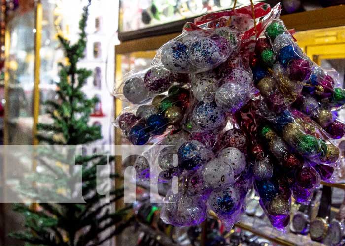Mercados de Managua con artículos navideños