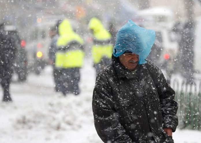 Alerta en México por tormenta invernal con nieve y temperaturas bajo cero