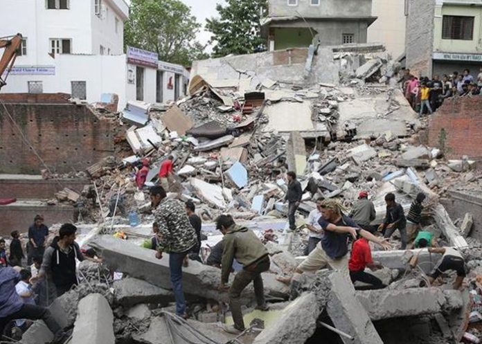 Seis muertos tras fuerte terremoto que sacude Nepal