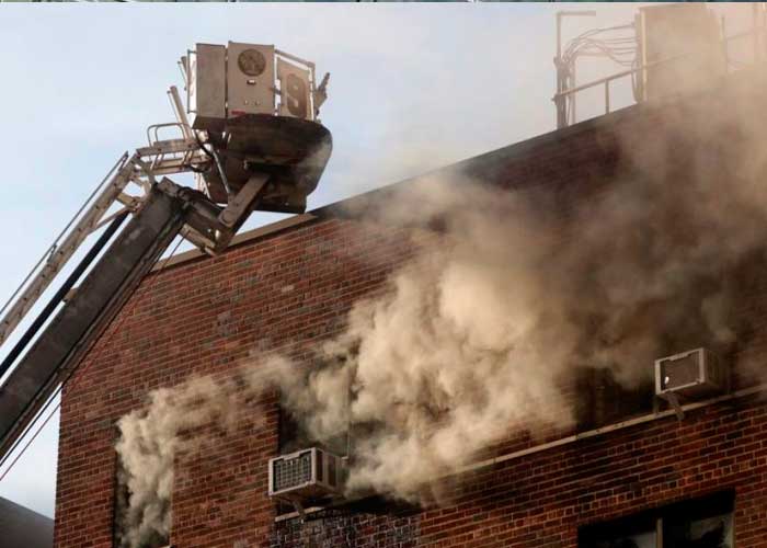 Voraz incendio en un edificio de Nueva York dejó 38 personas heridas