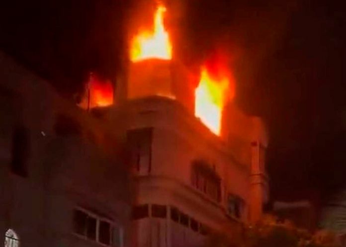 Calcinados quedaron 21 palestinos en la Franja de Gaza por un incendio
