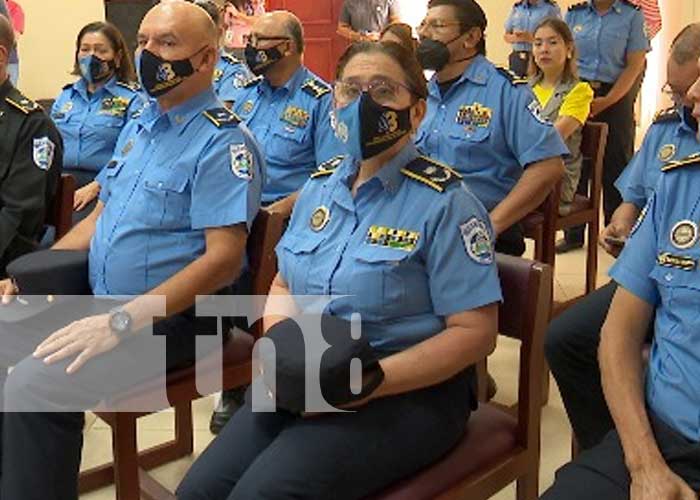 China dona trajes de protección a la institución del orden en Nicaragua