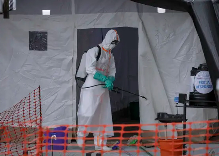 En Reino Unido mantienen aislado y bajo vigilancia el primer caso de Ébola