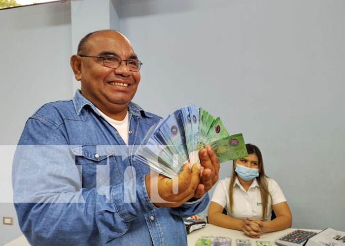 Entregan el pago de noviembre a trabajadores del MINED Nicaragua
