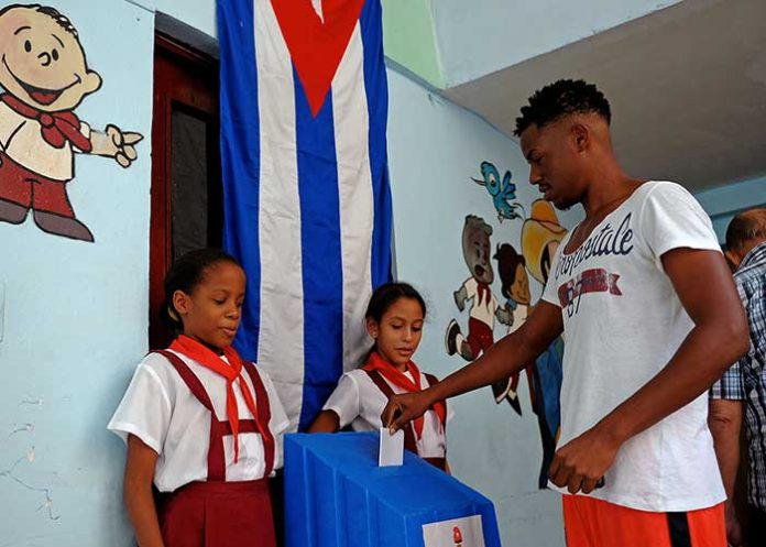 Cuba empieza sus elecciones de Asambleas Municipales
