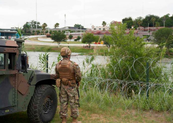 ¡No quieren migrantes!: Texas pondrá tanques de guerra en la frontera
