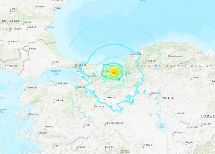 Al menos 22 heridos dejó un potente sismo de magnitud 6.0 en Turquía