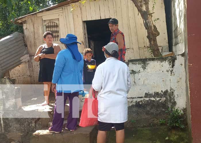 Vacunación casa a en casa en barrios de Managua