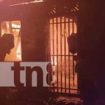 Familia quedó en la calle, luego que incendio les dejara sin vivienda en El Rama