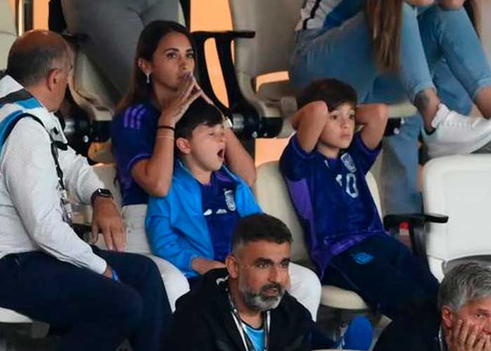 Escena viral: Hijo de Messi se queda dormido durante partido del Mundial
