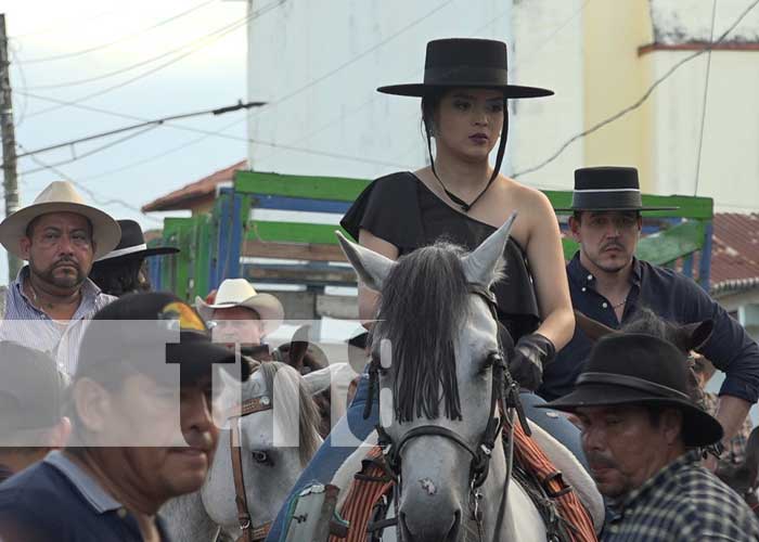 Foto: Más de 150 caballistas participaron de un fabuloso desfile hípico en la ciudad de León / TN8