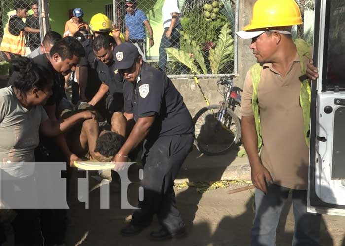 Rescatan con vida a obreros soterrados en Moyogalpa, Isla de Ometepe