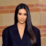 Kim Kardashian cautiva a sus fieles seguidores desde la playa
