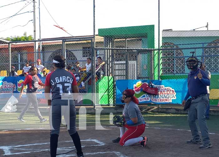 Foto: Madres de familia participan de 5to campeonato de softball en Managua / TN8