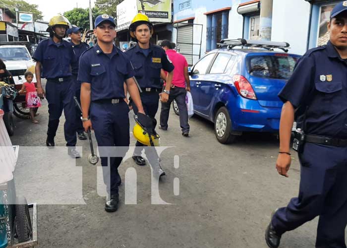 Bomberos de Nicaragua realizan inspección de hidrantes en mercado Oriental