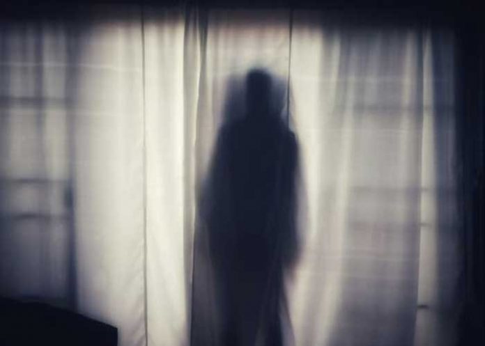 Ente paranormal aterroriza a visitantes de un antiguo boliche