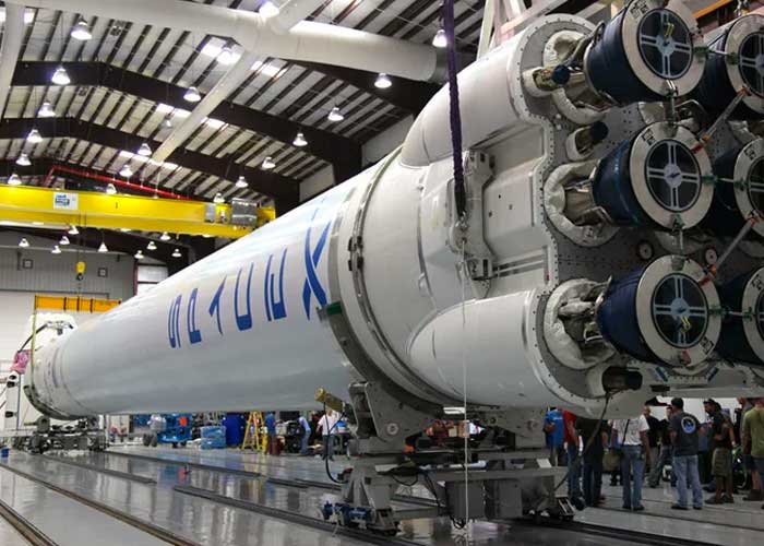 SpaceX pospone nuevamente el lanzamiento del módulo que posará en la Luna