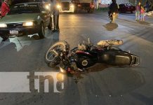 Motociclista y acompañante con bebé en brazos lesionados por accidente en Juigalpa