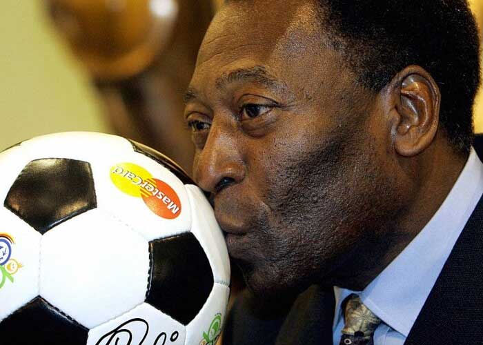Estrellas del fútbol se suman a la despedida de Pelé