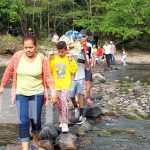 Fieles católicos participan en la purísima acuática en el Cañón de Somoto
