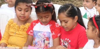 Niños y niñas que se han destacado reciben juguetes en Siuna