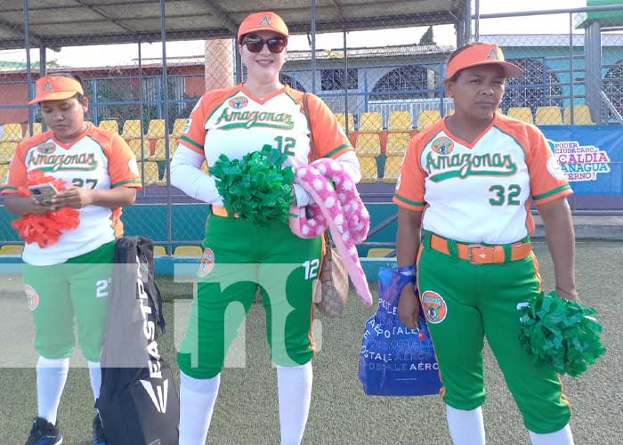 Foto: Madres de familia participan de 5to campeonato de softball en Managua / TN8